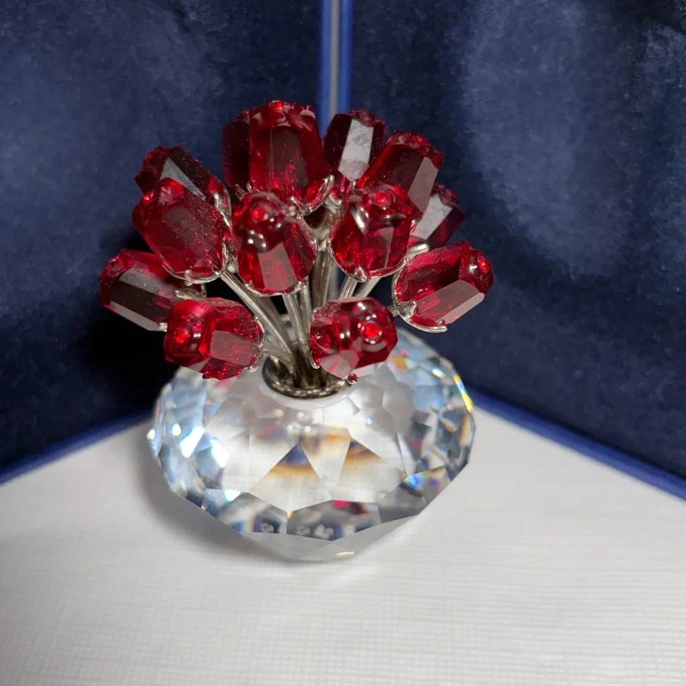 SWAROVSKI VASE OF ROSES Figure SOCIETY JUBILEE ED. 15TH ANNIVERSARY 15 Red Roses